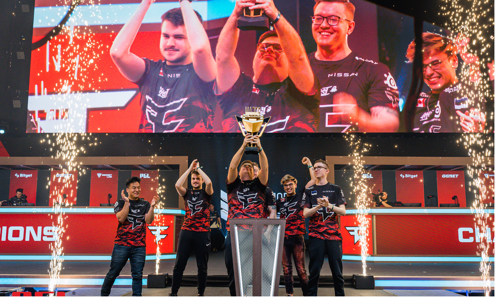 更是飙升 更是飙升